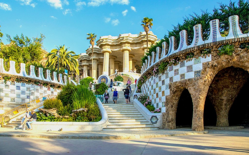 Ingressos para o Parque Güell (Entry Ticket + Gaudí House Museum Access) - 1