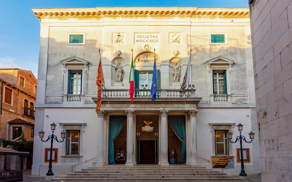 Bilet z pominięciem kolejki do Teatro La Fenice z przewodnikiem audio (English Guided Tour) - 1
