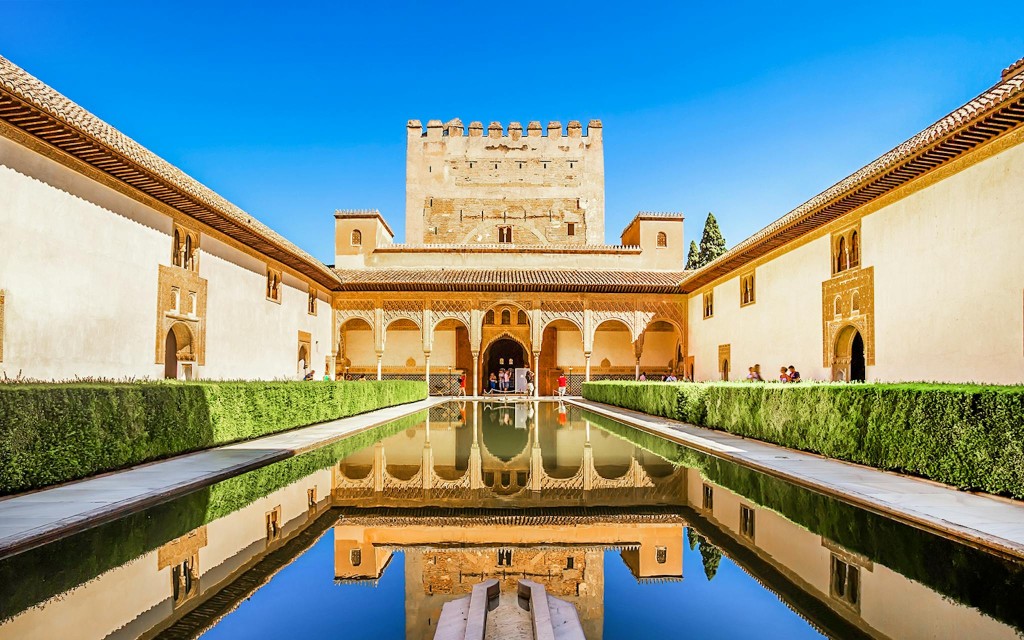 Alhambra Skip-the-Line Guided Tour with Nasrid Palaces (Standard Italian Guided Tour) - 2