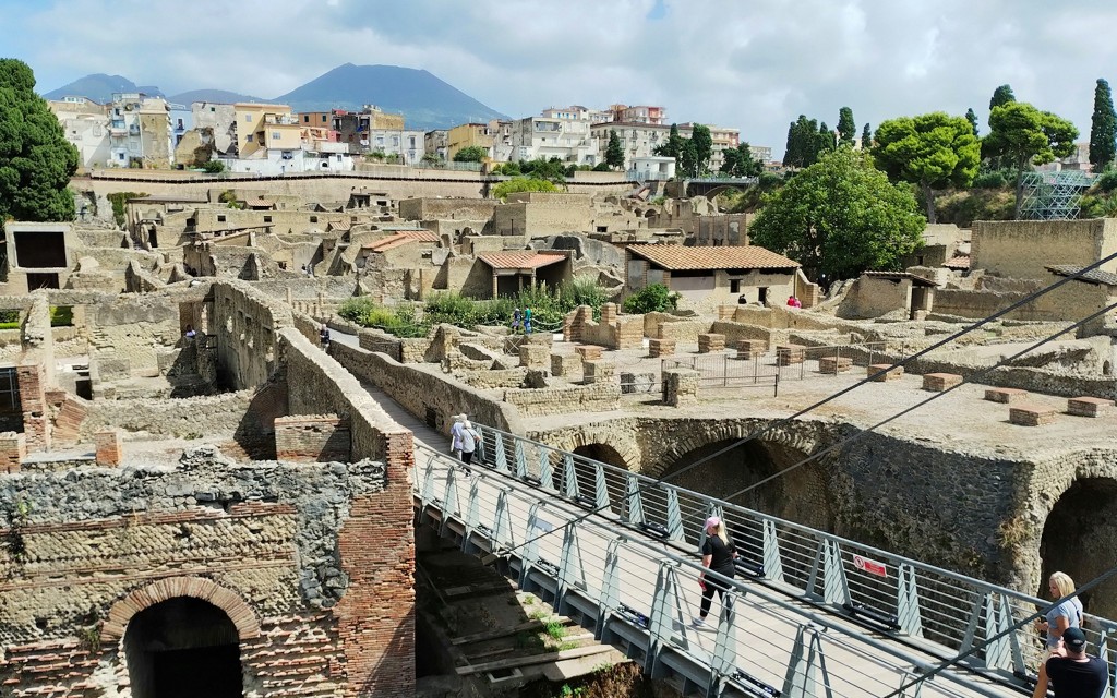 Herculaneum Guided Tour with an Archaeologist (English Guided Tour with Archaeologist) - 1