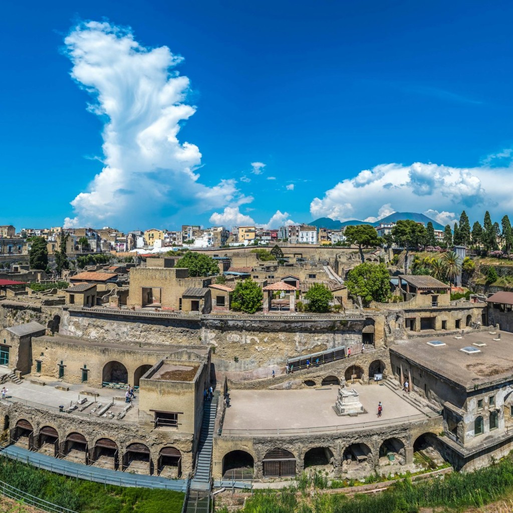 Herculaneum & Mount Vesuvius: Skip The Line Ticket + Roundtrip from Naples - 3