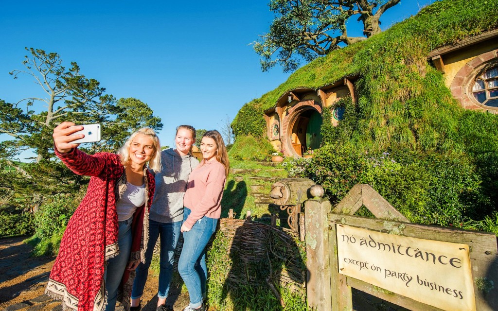 Hobbiton™ Movie Set 2.5hr Guided Walking Tour (Hobbiton™ Movie Set Tour departing from the Shire's Rest) - 1