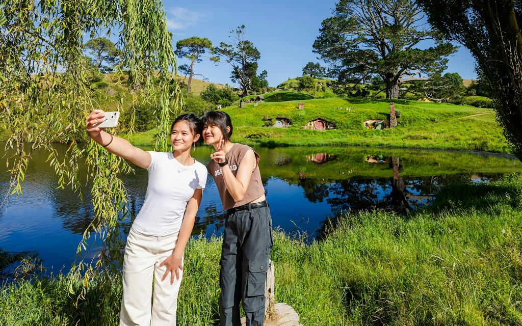 Hobbiton™ Movie Set 2.5hr Guided Walking Tour (Hobbiton™ Movie Set Tour departing from the Shire's Rest) - 3