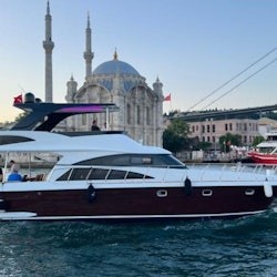 Istanbul: 2-Hour Private Bosphorus Strait Sightseeing Yacht Cruise - 2
