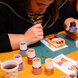 Istanbul: Stained Glass Painting Workshop + Unlimited Turkish Tea & Coffee - 2
