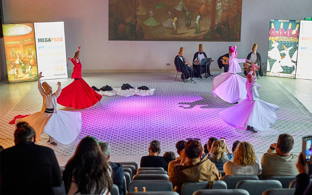Istambul: Ingressos para os dervixes rodopiantes e dança sufi (Whirling Dervishes Show with Traditional Turkish Dinner) - 1