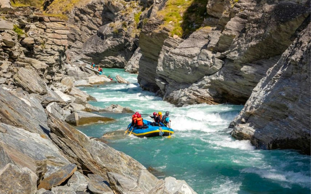 Rafting en el río Kawarau por RealNZ (Rafting Trip + Jet Boat Ride) - 1