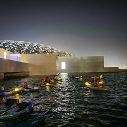 Kajakarstwo w Louvre Abu Dhabi - 2