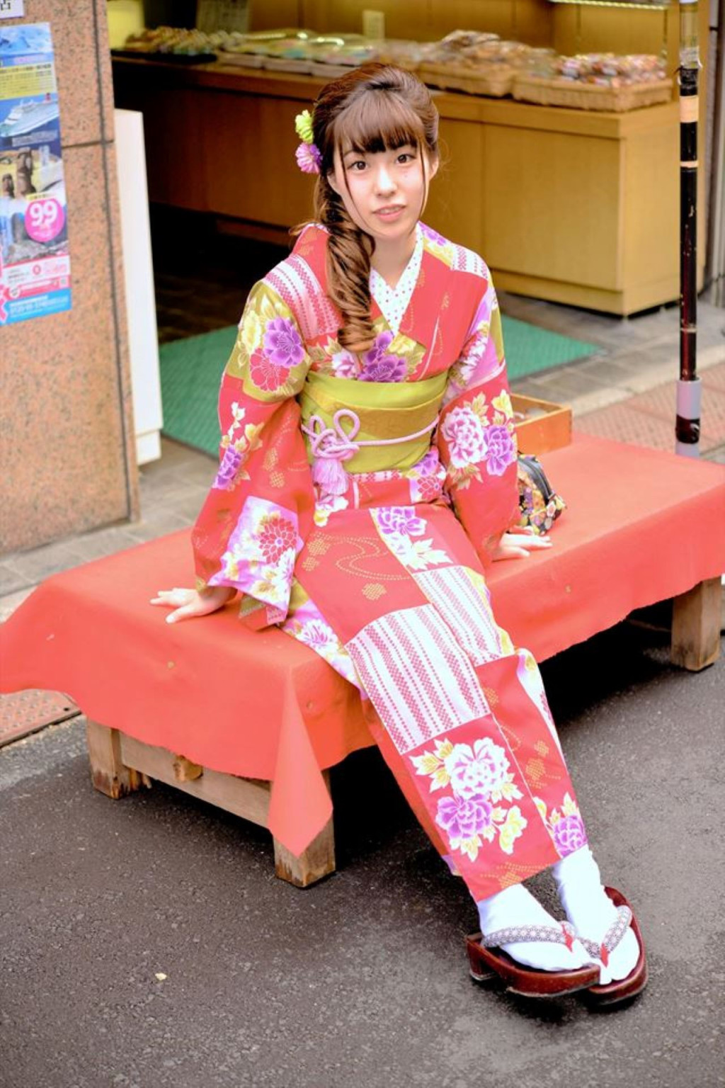 Kimono Rental in Tokyo, Asakusa (Kimono Rental with Hairstyling in Asakusa - 1 Person) - 2