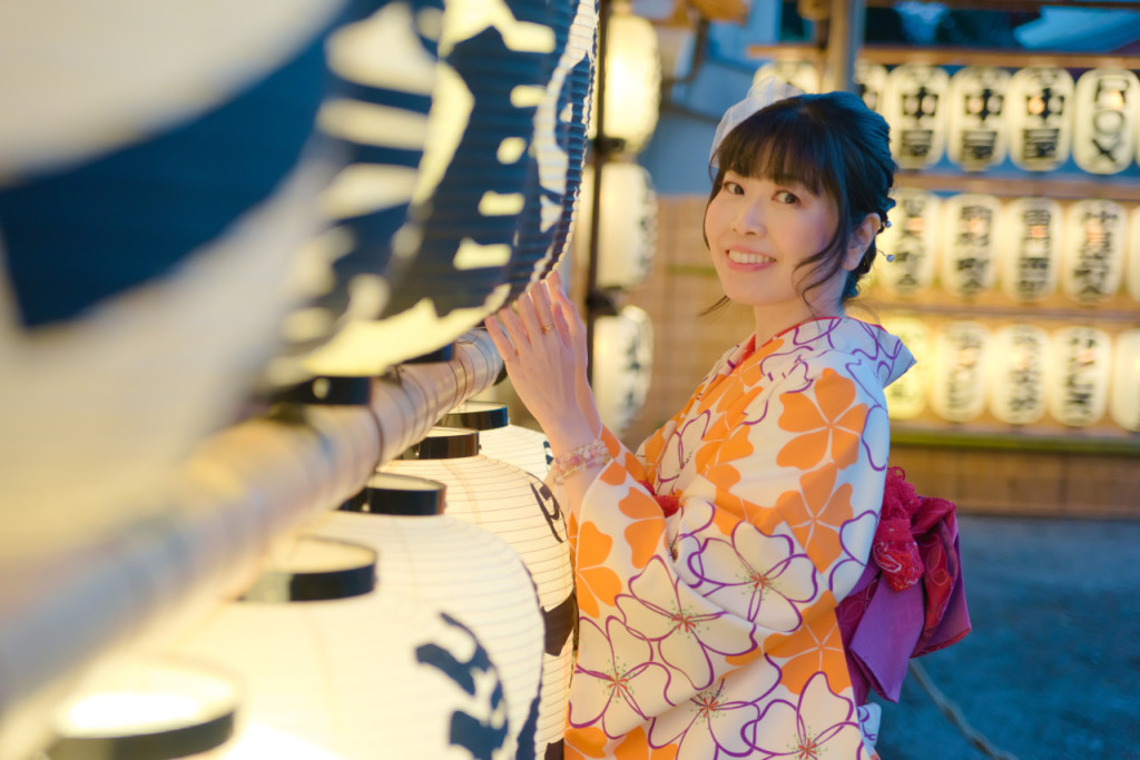 Kimono Rental in Tokyo, Asakusa (Kimono Rental with Hairstyling in Asakusa - 2 to 4 Persons) - 1