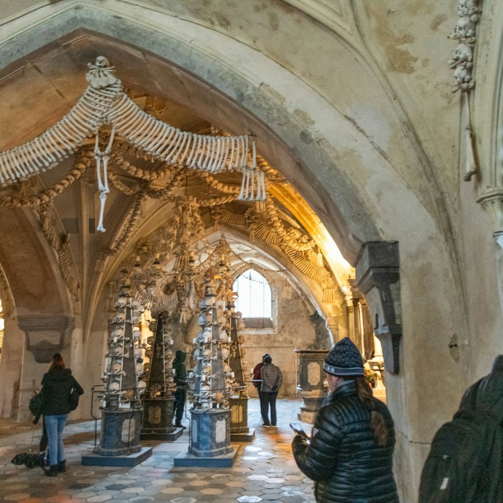 Kutná Hora: Visita guiada a partir de Praga + entrada na Igreja de Santa Bárbara e dos Ossos - 1