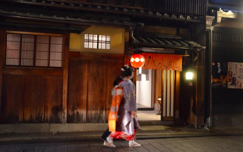 Kyoto Gion and Kaiseki Night Food Tour - 2