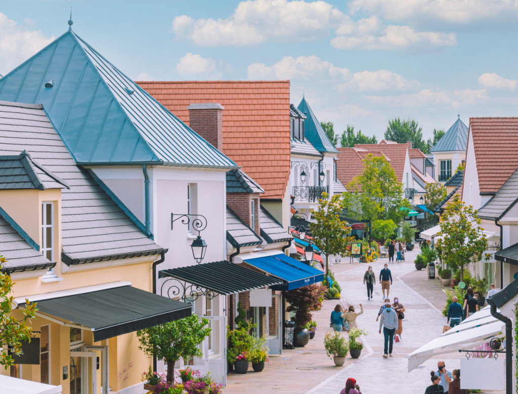 La Vallee Village with Round Trip Transfers from Paris (La Vallee Village with Round Trip Transfers from Paris - Half Day) - 2