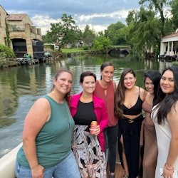 Lake Austin: 2-Hr Scenic Boat Cruise BYOB - 2