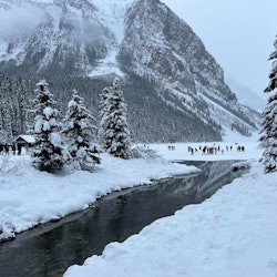 Lake Louise: Private Transfer from Calgary or Calgary International Airport - 1