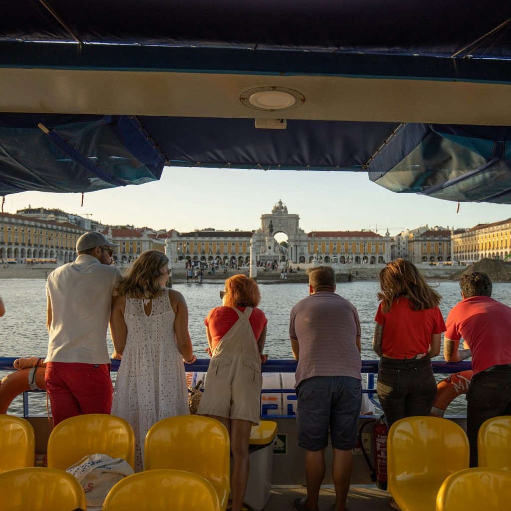 Lisbon: 1-Hour Express River Cruise by Lisboat - 48-Hours Hop-on-Hop-off - 3
