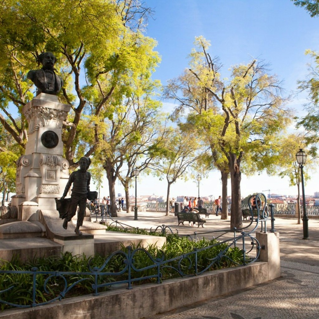 Lisbon: 4-Hour Private Electric Tuk Tuk Tour - Group of 1 to 3 passengers - 3