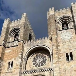 Lisbon: Live Fado Show with Port Wine - 2