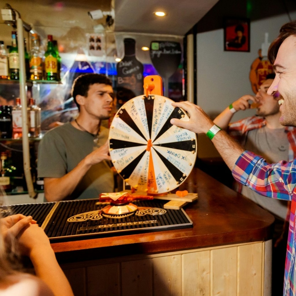 Lisbon: Pub Crawl with Open Bar, Shots, and VIP Club Entry - Premium Pubcrawl - 2