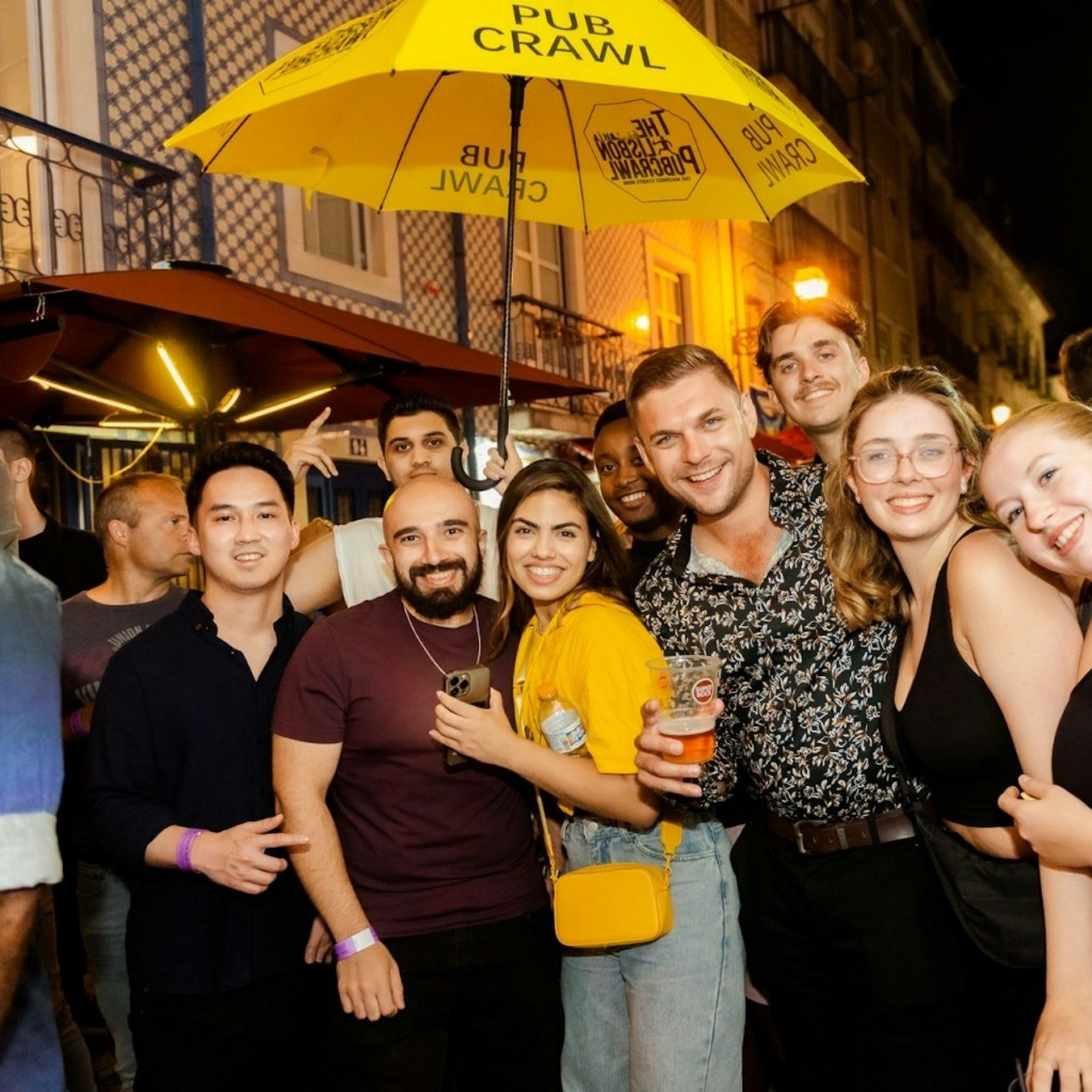 Lisbon: Pub Crawl with Open Bar, Shots, and VIP Club Entry - Premium Pubcrawl - 3