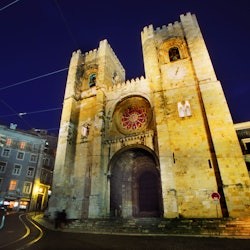 Lisbon: Small-Group Evening City Tour, Dinner and Fado Show with Transportation - 3