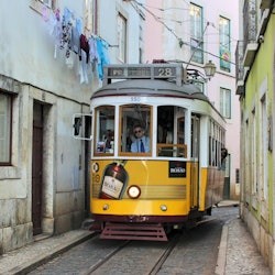 Lisbon: Tram 28 Ticket + 24-Hr Public Transport Pass - 3