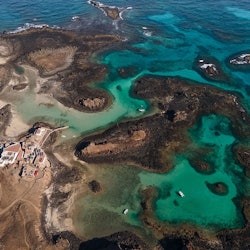 Lobos Island: Roundtrip Ferry from Corralejo + Mini Cruise + 1 Drink - 1