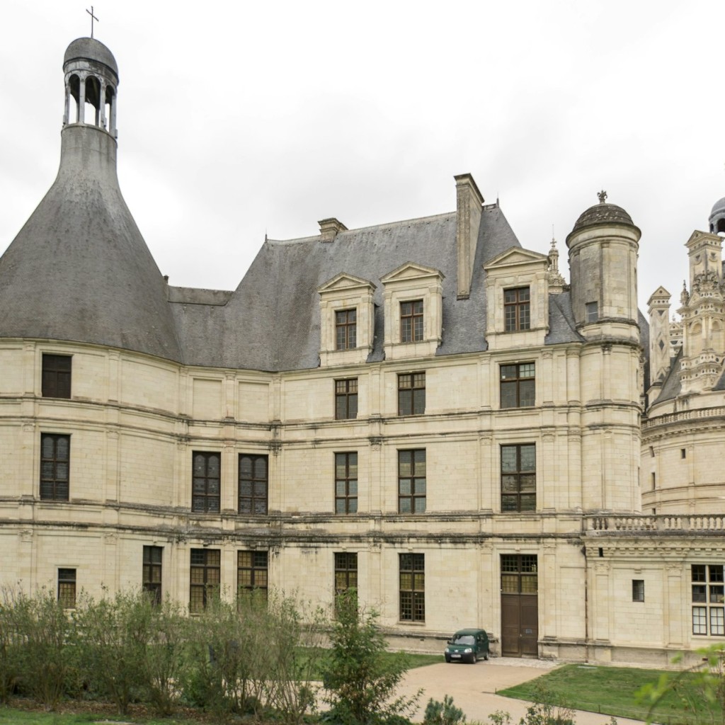 Loire Valley: Transport + Entry to 3 Castles with Audio Guide - 3