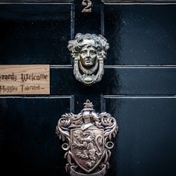 Londres: tour a peu de 2 hores pels llocs privats de Harry Potter + espectacle de màgia en viu - 1