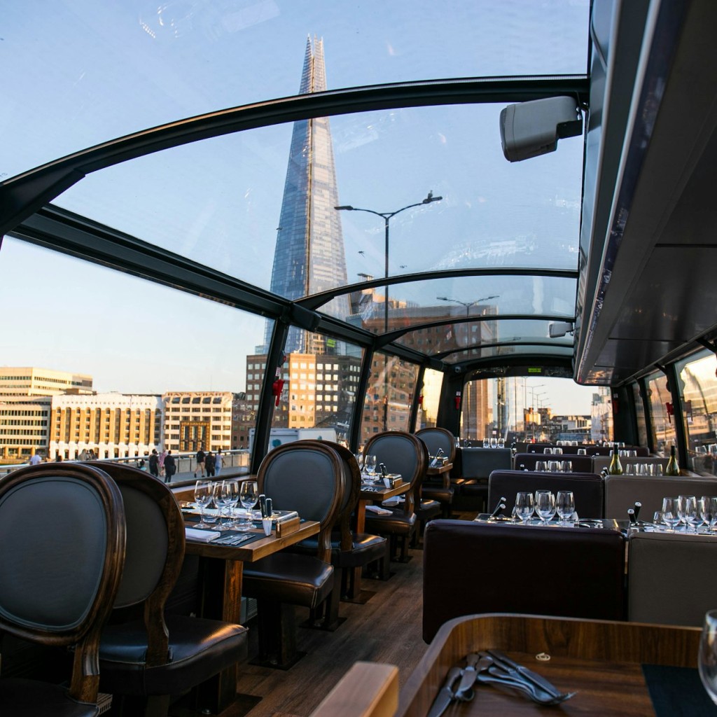 Londres: Sopar de 6 plats en un tour en bus panoràmic per Bustronome - No Drinks - 3