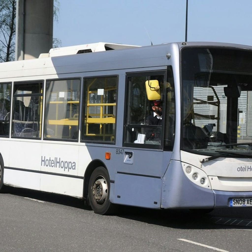 Londra: Heathrow Havalimanı ve Heathrow Radisson RED Oteli Arası Otobüs Transferi - 2