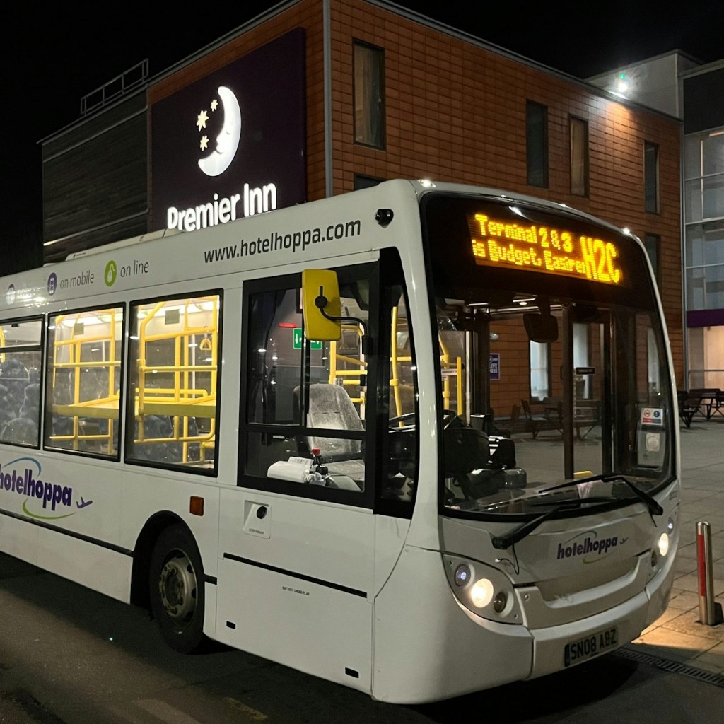 Londres: Trasllat en autobús cap a/des de l'aeroport de Heathrow i l'hotel Renaissance de Heathrow - 1