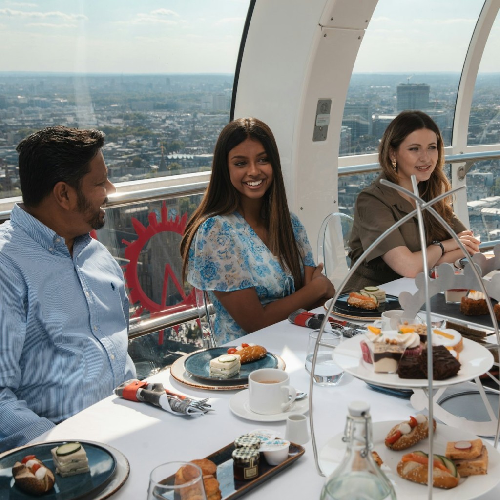 London Eye: bilhete de acesso rápido + Experiência de chá da tarde + Acesso ao salão - 3