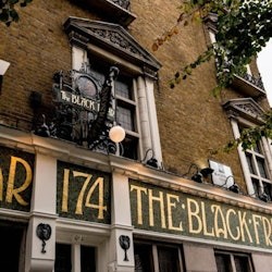 London: Guided Historic Pub Experience - 2