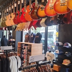 London: Guided Rock N Roll Beatles Tour + Roundtrip Transfer - 2