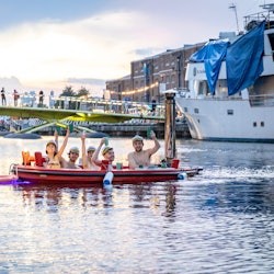 London: Hot Tub Boat Guided Historical Docklands Cruise - 3