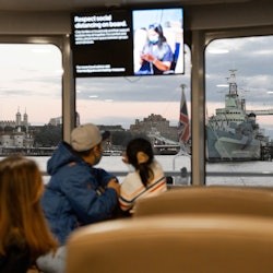 London: Roundtrip Uber Boat & 1-Day Hop-on Hop-off Bus Pass - 3