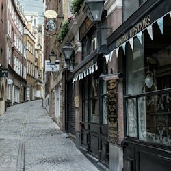 London: The City of Wizard Exploration Game - 2