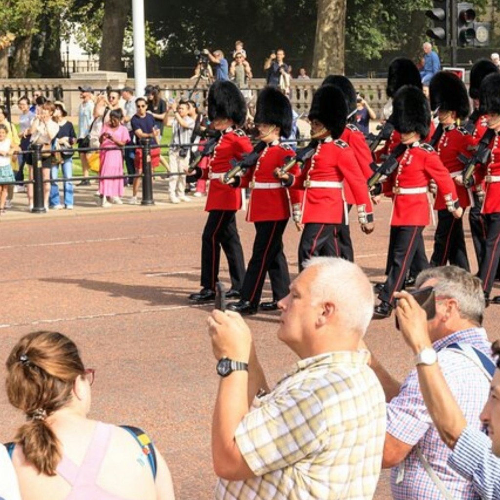 London: Westminster Guided Walking Tour + Kensington Palace Entry - 3