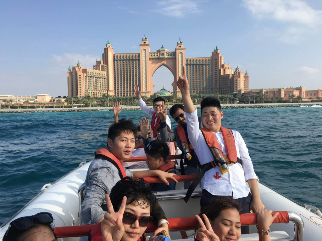 Love Boats - Dubai Marina Guided Sightseeing Boat Tour (Marina Skyline - 60 Minutes) - 2
