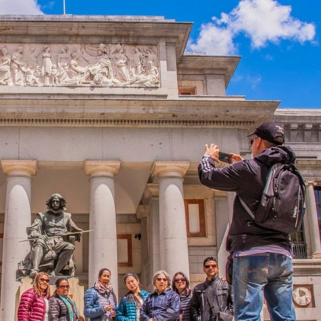 Madrid: Prado Museum Tour with Tapas - 1