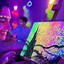 Madrid: Wine Gogh Glow Academy Guided Painting & Wine Workshop - 1