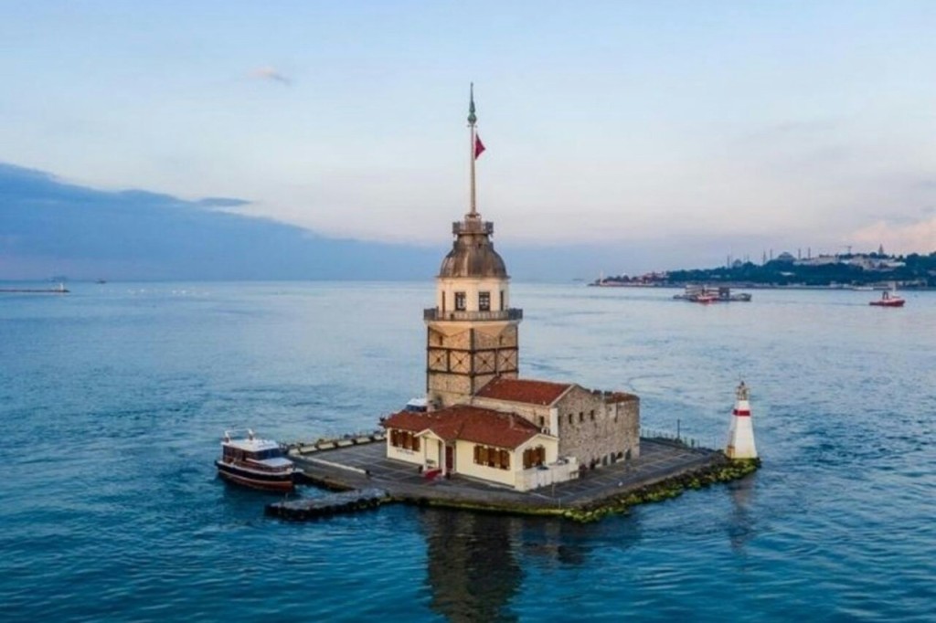 Maiden's Tower Ticket (Admission + Audio Guide) - 1
