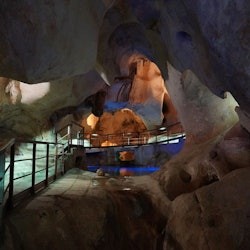 Málaga: Guided Electric Car Tour + Treasure Cave Entry - 1