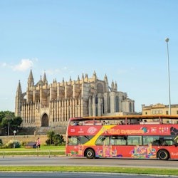 Mallorca: tour en bus turístic amb tiquets d'entrada a atraccions turístiques - 1