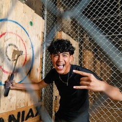 MANIAX Axe Throwing Brisbane CBD: Tiquet d'entrada - 1