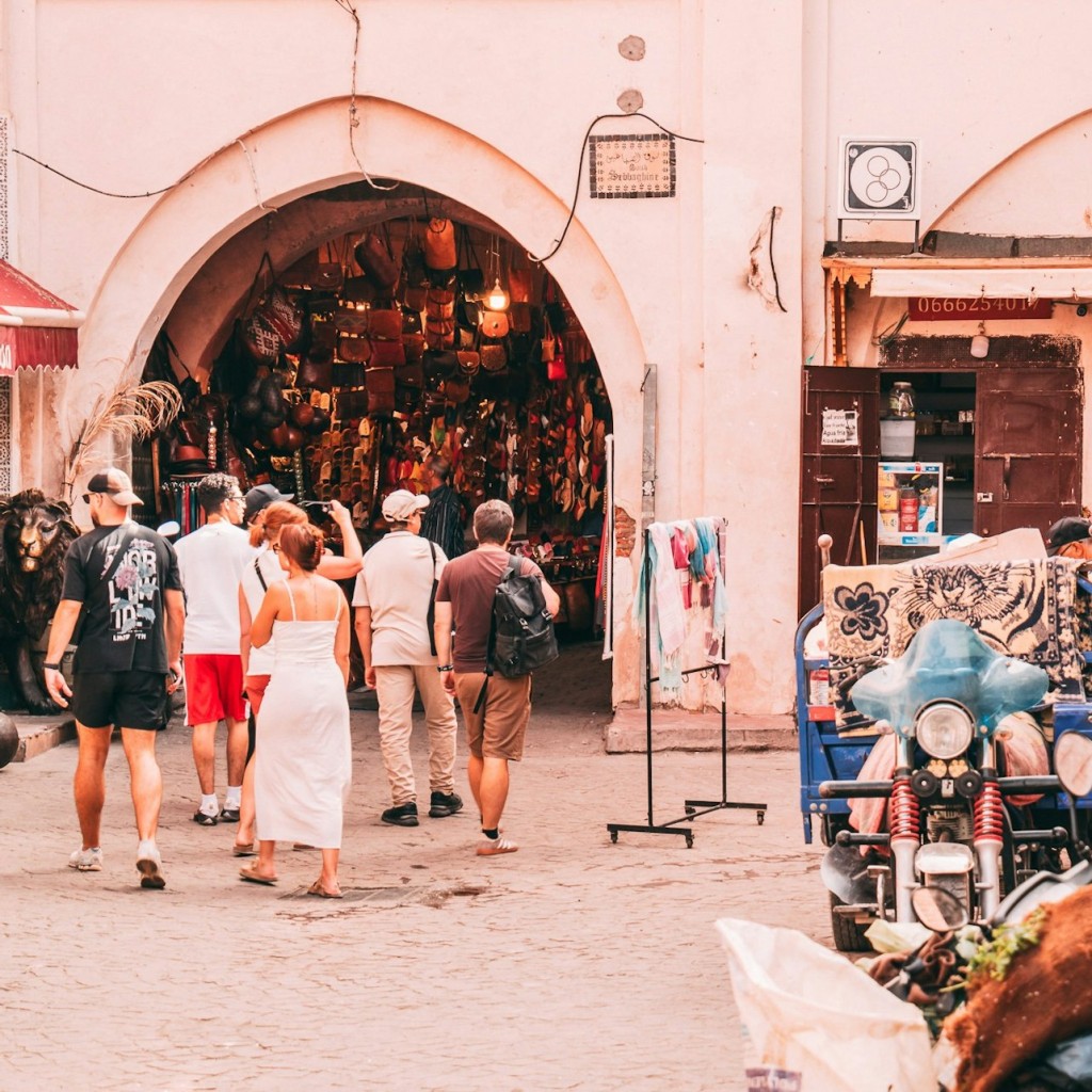 Marrakech : Visite guidée à pied des souks de la Médina en petit groupe + thé - 1