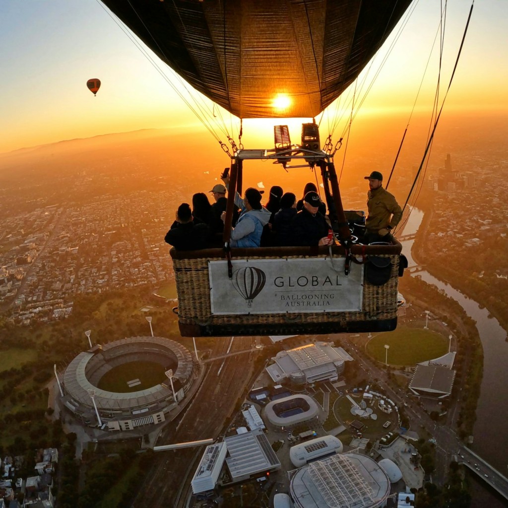 Melbourne: Sunrise Hot Air Balloon Flight + Optional Breakfast - Flight and Breakfast - 3