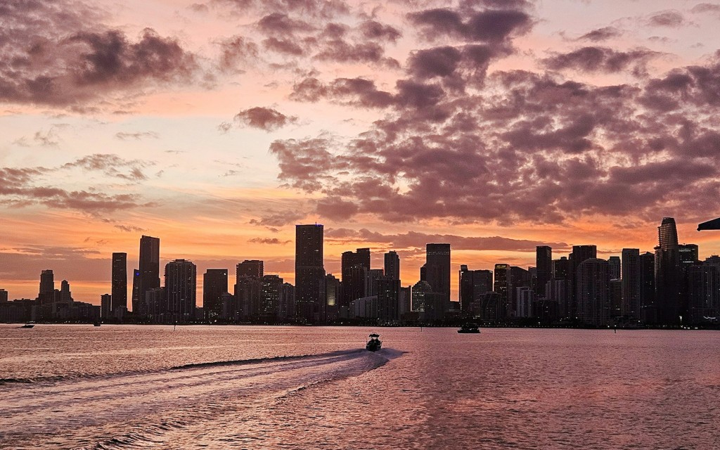 Miami Beach Sonnenuntergangs-Bootsfahrt (Luxury Sunset Cruise) - 2
