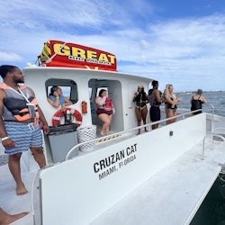 Miami: Boat Tour with Jet Skis, Tubing & Open Bar - 2